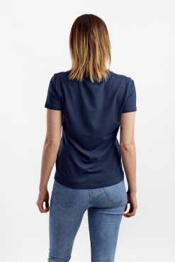 T-SHIRT I TENCEL™ MED V-HALS - NAVY - Image 5
