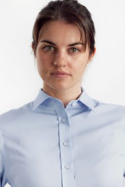 Dameskjorte i Tencel i farven lyseblå fra Consjus